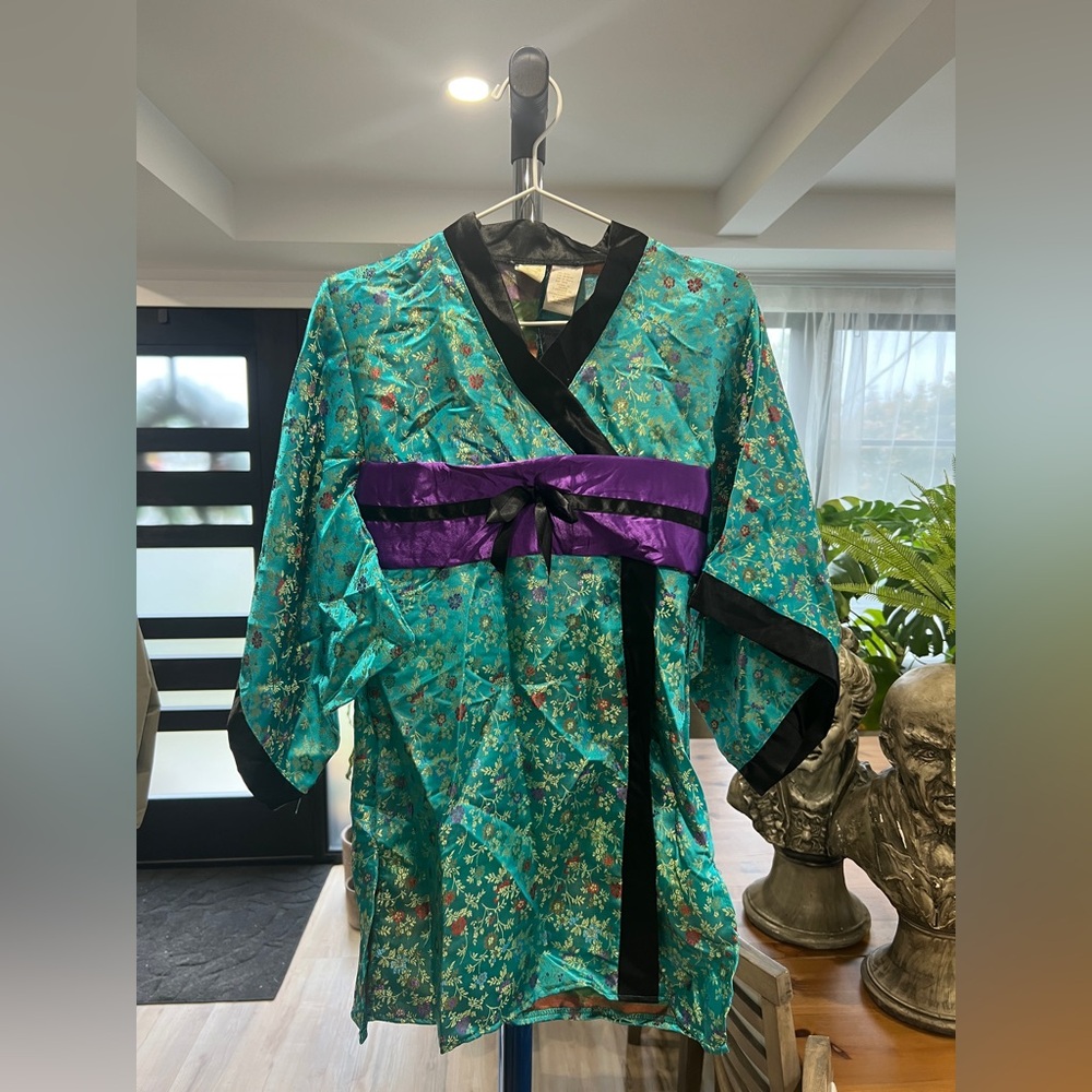 NWT Girls Floral Kimono costume Small (4years)